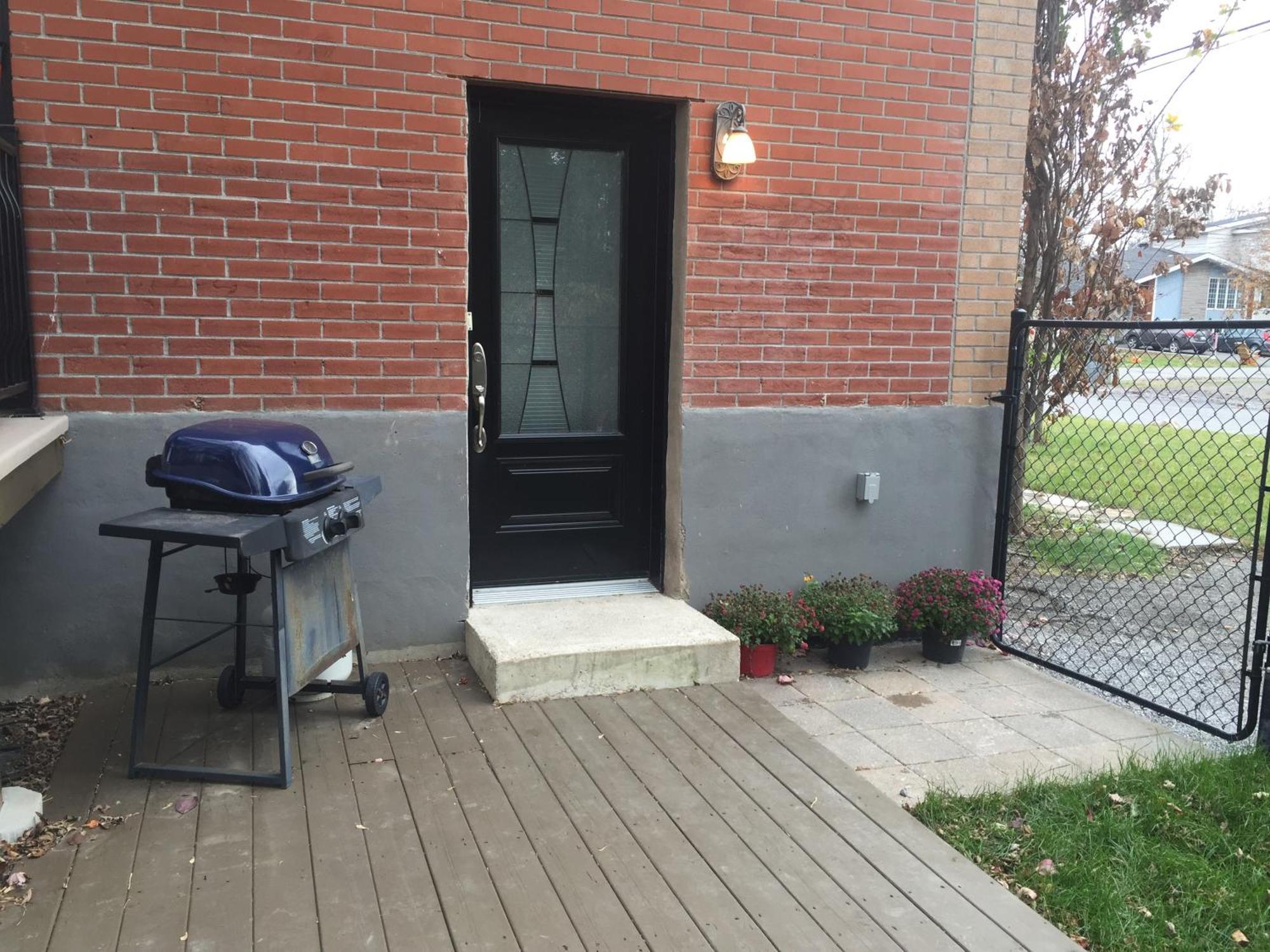 Chateauguay Condo Avec Borne Voiture Electrique Exterior photo